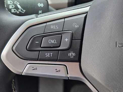 Certified 2021 Volkswagen Atlas Cross Sport SE image 27