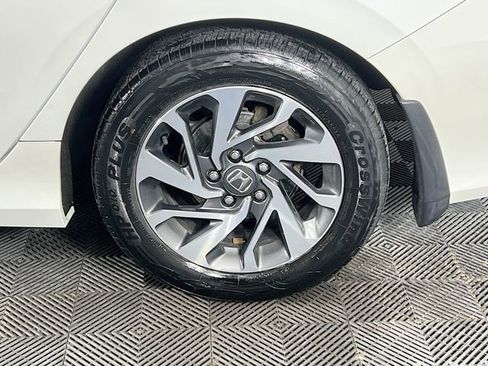 Used 2018 Honda Civic EX image 30