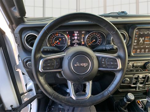 Used 2022 Jeep Gladiator Overland w/ Popular Equipment Package image 15