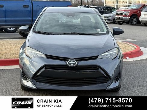 Used 2018 Toyota Corolla LE image 2