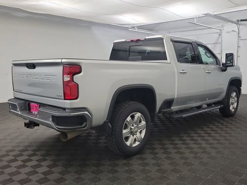 Used 2021 Chevrolet Silverado 2500 LTZ w/ LTZ Premium Package image 8