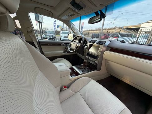 Used 2018 Lexus GX 460 image 33
