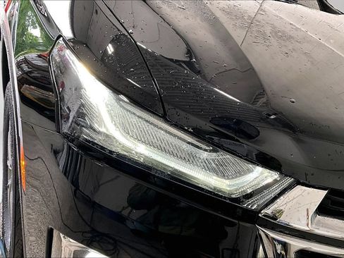 Used 2023 Chevrolet Traverse LT AWD/4WD image 32