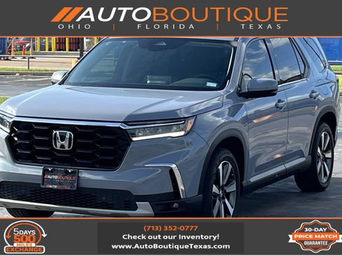 Used 2025 Honda Pilot Touring image 1