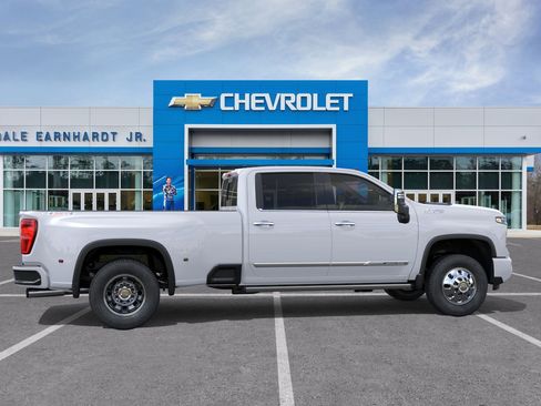 New 2026 Chevrolet Silverado 3500 High Country w/ High Country Premium Package AWD/4WD image 7
