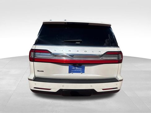 Used 2018 Lincoln Navigator Reserve w/ Technology Package AWD/4WD image 7