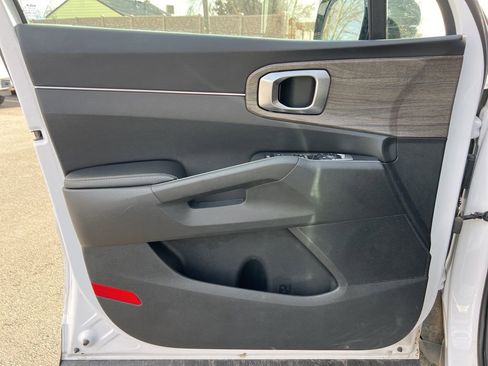 Used 2022 Kia Sorento S image 10