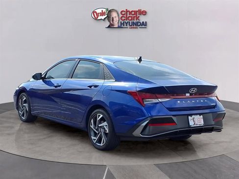 New 2025 Hyundai Elantra Limited image 3