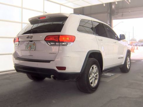 Used 2018 Jeep Grand Cherokee Laredo RWD image 2