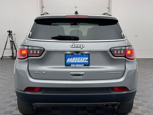 Used 2022 Jeep Compass Limited w/ Sun and Sound Group AWD/4WD image 9