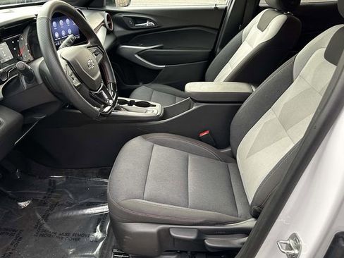 Used 2024 Chevrolet Trax RS w/ Driver Confidence Package image 23