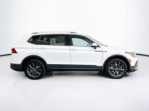 Used 2023 Volkswagen Tiguan SE AWD/4WD image 10