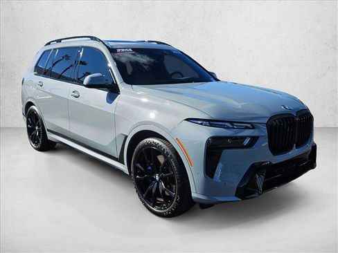 Certified 2025 BMW X7 xDrive40i w/ M Sport Package image 3