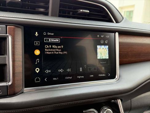 Used 2023 GMC Yukon Denali Ultimate AWD/4WD image 32