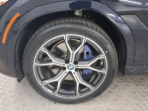 Used 2022 BMW X6 xDrive40i w/ M Sport Package image 11