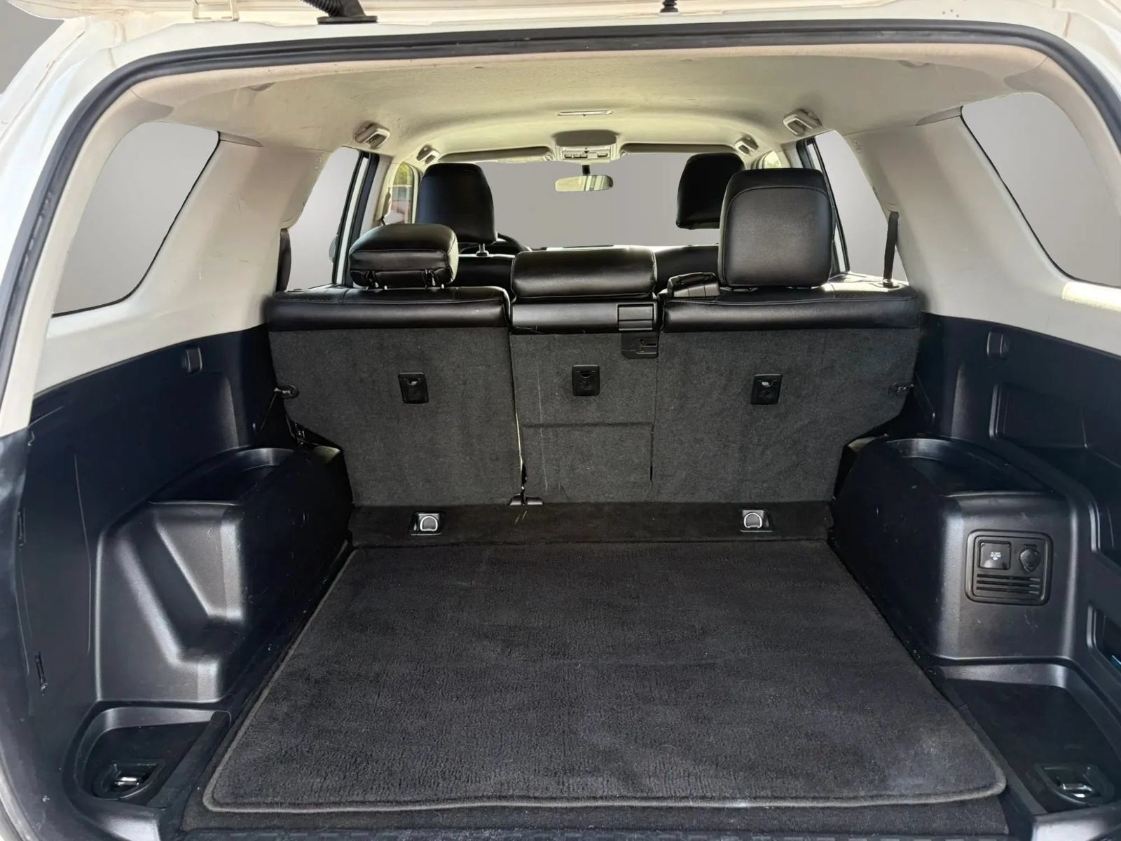 Used 2014 Toyota 4Runner SR5 AWD/4WD image 28