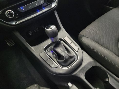 Used 2018 Hyundai Elantra GT FWD image 26