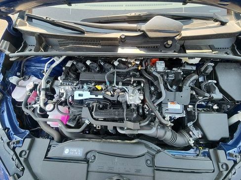 Certified 2025 Toyota Prius XLE FWD image 22