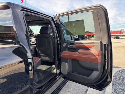 Used 2025 GMC Sierra 2500 Denali Ultimate w/ Max Trailering Package image 23