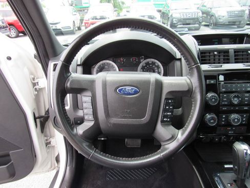 Used 2009 Ford Escape Limited AWD/4WD image 20