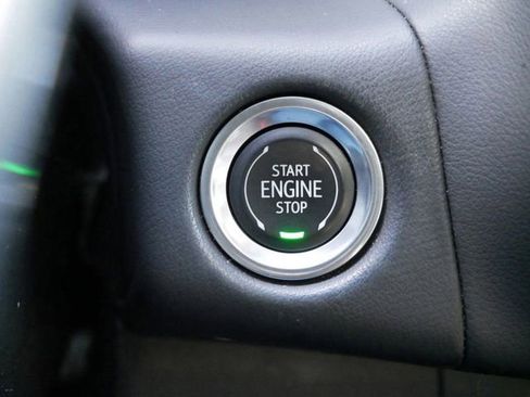 Used 2023 Chevrolet Tahoe Z71 w/ Luxury Package image 28