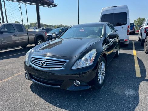 Used 2015 INFINITI Q40 AWD w/ Moonroof Package image 5