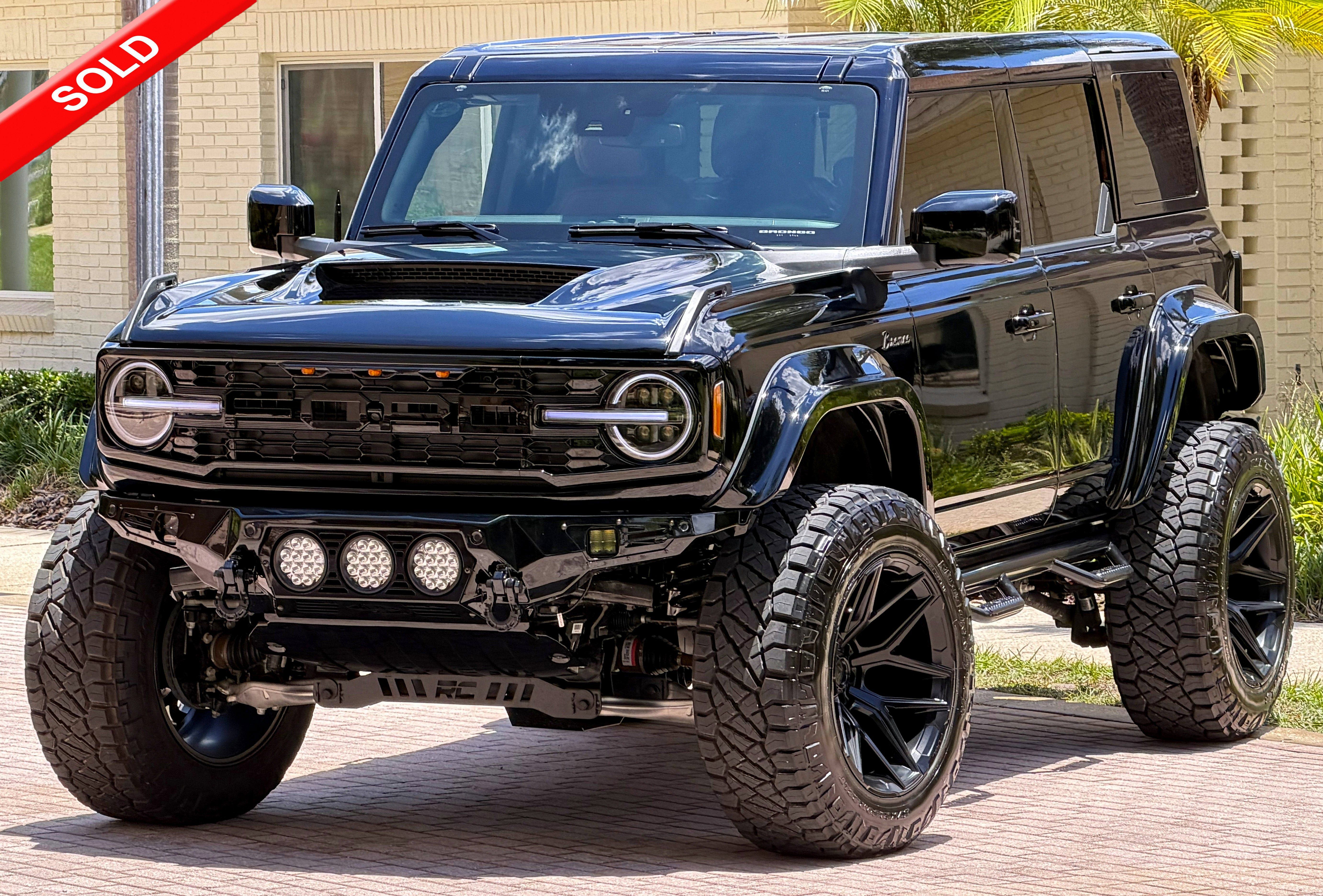 Used 2026 Ford Bronco Outer Banks AWD/4WD image 1