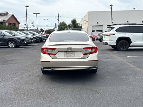 Used 2018 Honda Accord EX image 22
