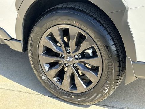 Used 2025 Subaru Outback Onyx Edition image 12
