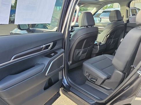 New 2025 Kia Telluride S image 13