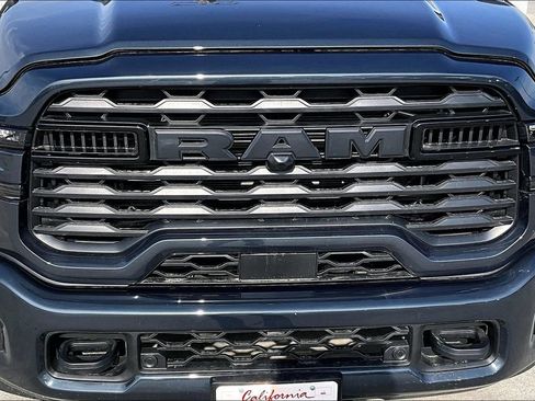 Certified 2025 RAM 2500 Big Horn AWD/4WD image 30