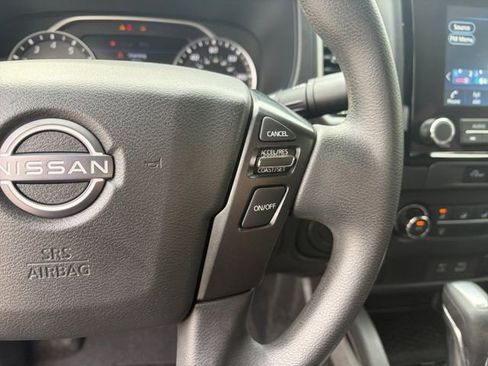 Used 2023 Nissan Frontier SV w/ Tow Package RWD image 8