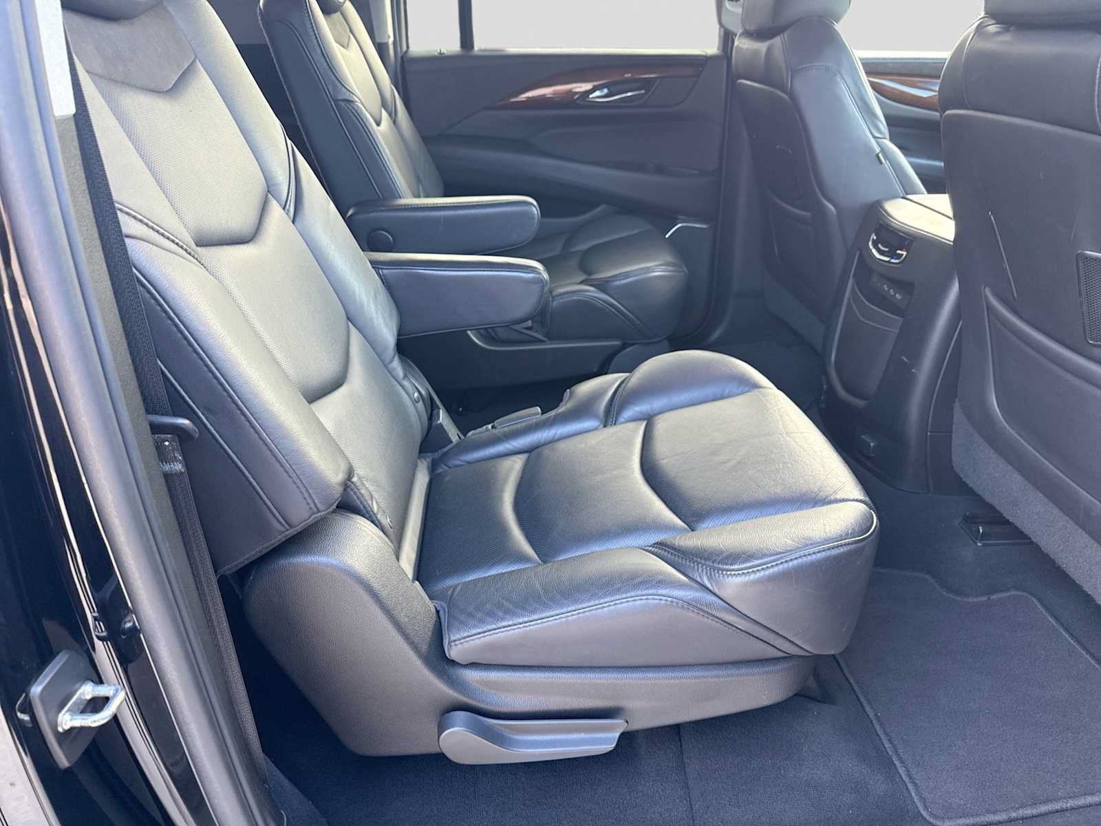 Used 2018 Cadillac Escalade ESV Premium Luxury AWD/4WD image 20