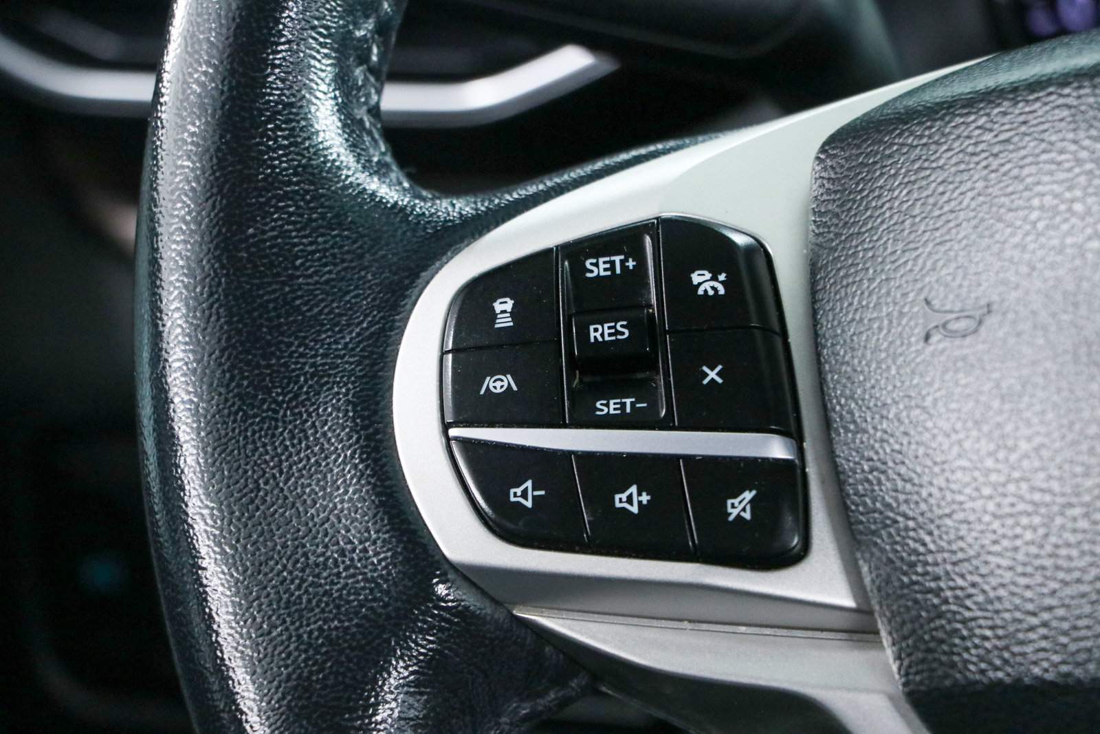 Used 2023 Ford Explorer Limited RWD image 13