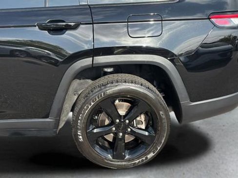 Used 2024 Jeep Grand Cherokee L Altitude AWD/4WD image 34
