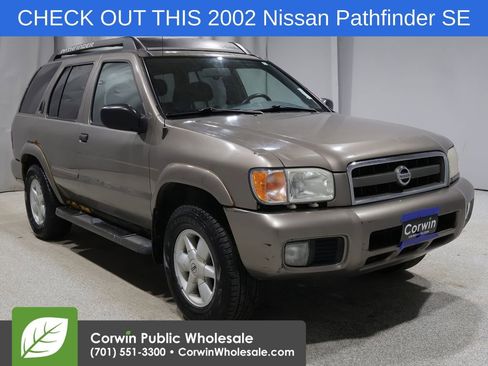 Used 2002 Nissan Pathfinder SE image 1