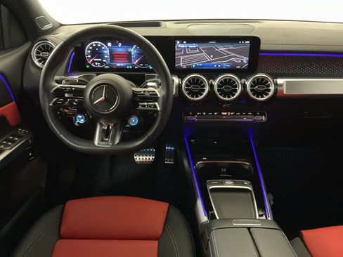 Used 2025 Mercedes-Benz GLB 35 AMG 4MATIC image 9