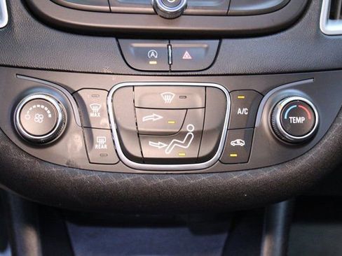 Used 2020 Chevrolet Malibu LS image 23