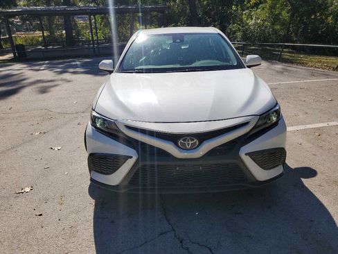 Used 2021 Toyota Camry SE image 9