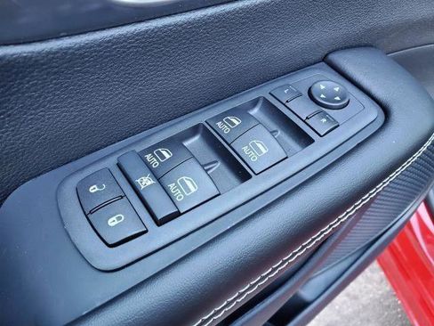 Used 2026 Chrysler Voyager LX image 19