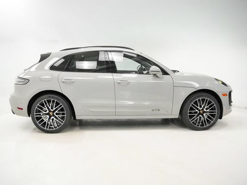 New 2026 Porsche Macan GTS AWD/4WD image 10