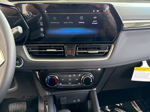 New 2026 Chevrolet TrailBlazer LT w/ LT Cold Weather Package FWD image 17