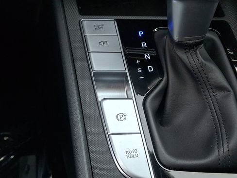 Used 2023 Hyundai Elantra Limited image 25