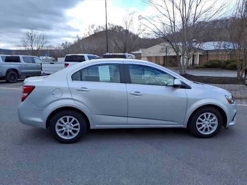 Used 2020 Chevrolet Sonic LT w/ Convenience Package image 5