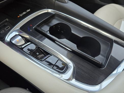 Used 2023 Buick Enclave Essence w/ Experience Buick Package image 23