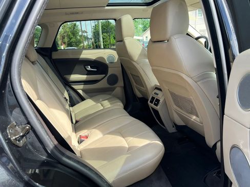 Used 2017 Land Rover Range Rover Evoque SE AWD/4WD image 29