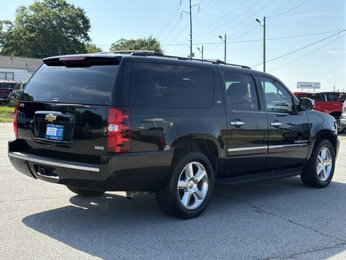 Used 2012 Chevrolet Suburban LTZ RWD image 8