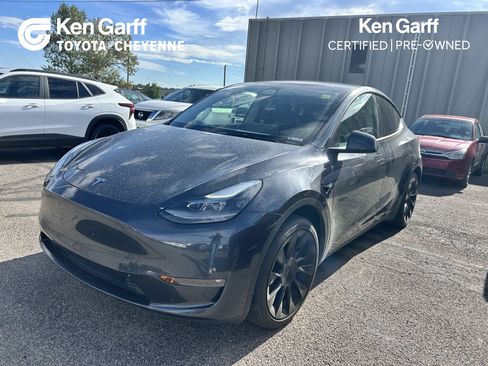Used 2024 Tesla Model Y Long Range AWD/4WD image 1