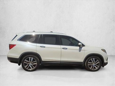 Used 2017 Honda Pilot Elite image 4
