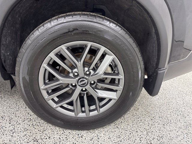 Used 2023 Nissan Rogue S AWD/4WD image 12